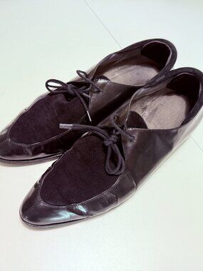 AEROSOLES Black Leather and Suede Lace-Up Oxfords